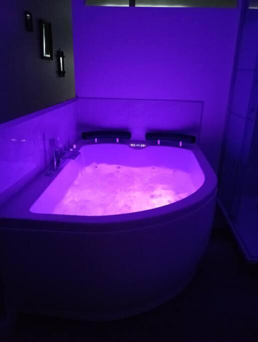 Sejour Sauna Et Jacuzzi Cocon La Roche-sur-Yon Eksteriør bilde